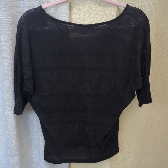 Elegant Black Lace Women's Top - Picture 4 of 4